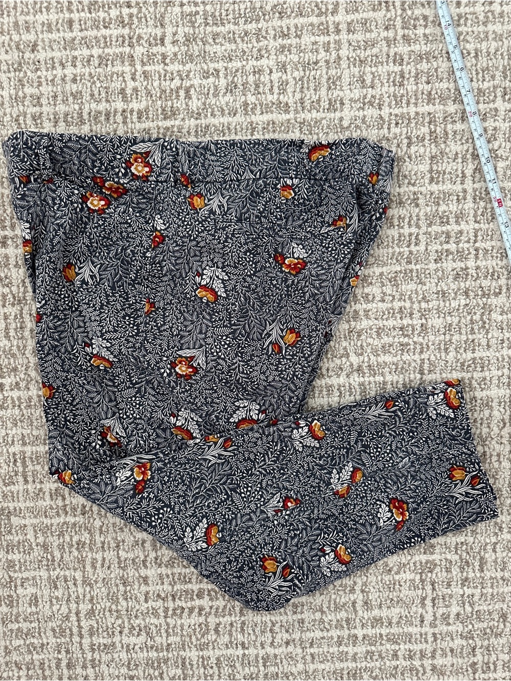 Old Navy Floral Woodland Print Women's Pixie Pants, Sz 16 preowned